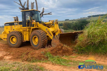 Secretaria de Obras inicia recuperação da estrada DRT 330 no bairro Mundo Novo