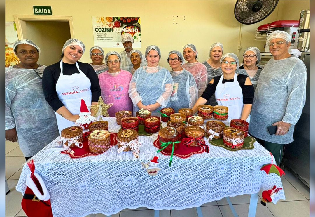 Curso gratuito ensina receitas natalinas e técnicas culinárias para geração de renda 