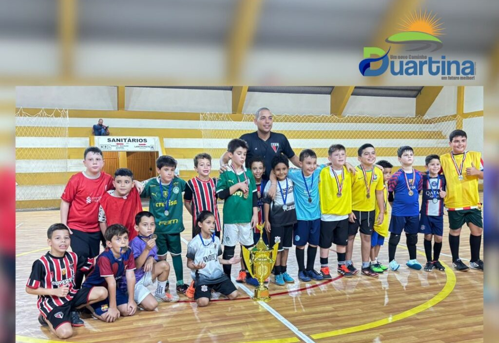 Projeto esportivo Virando o Jogo premia campeões e classifica atletas para final regional de futsal